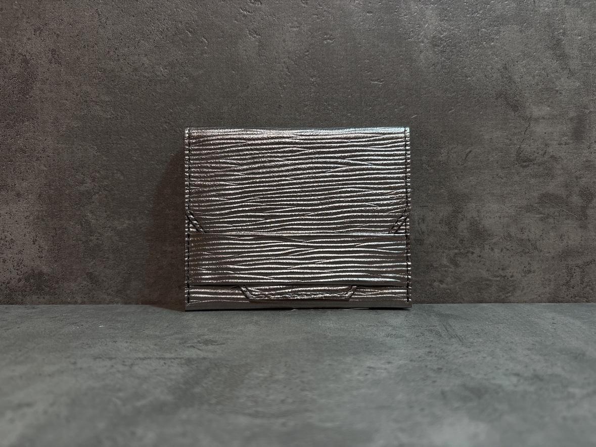 EC限定　small wallet【ストレート型押しダークシルバー】