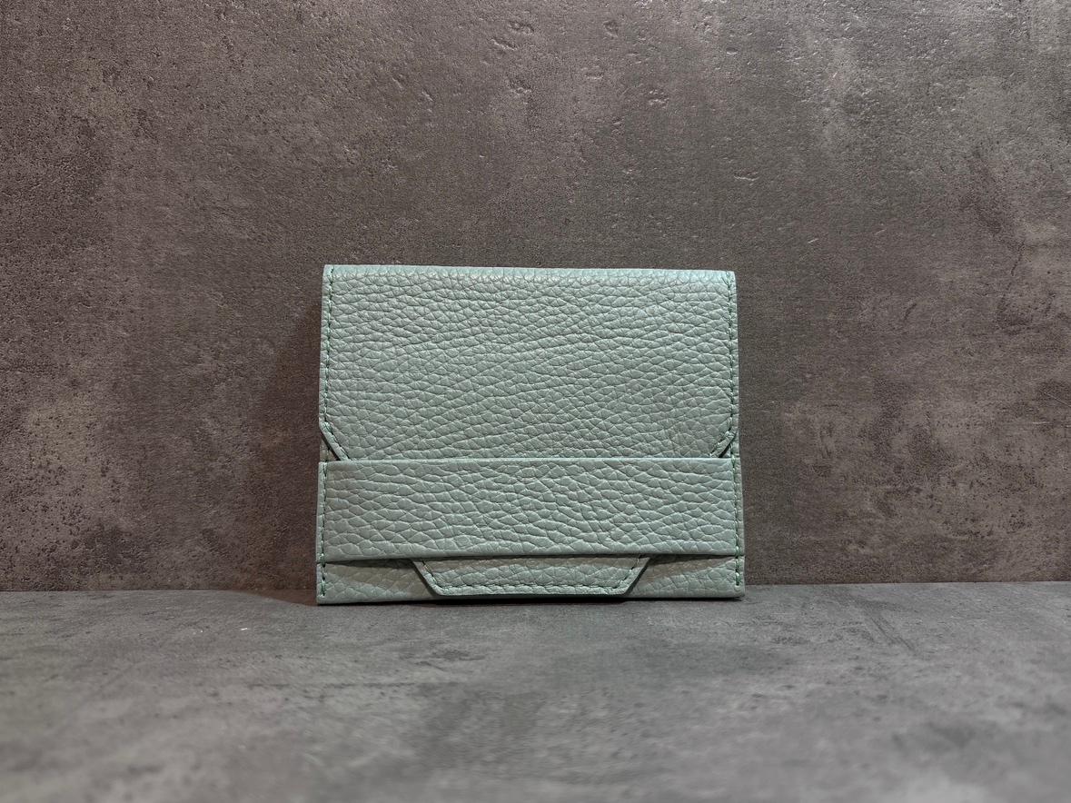 small wallet【シボ革/ペールグリーン】1枚目の画像